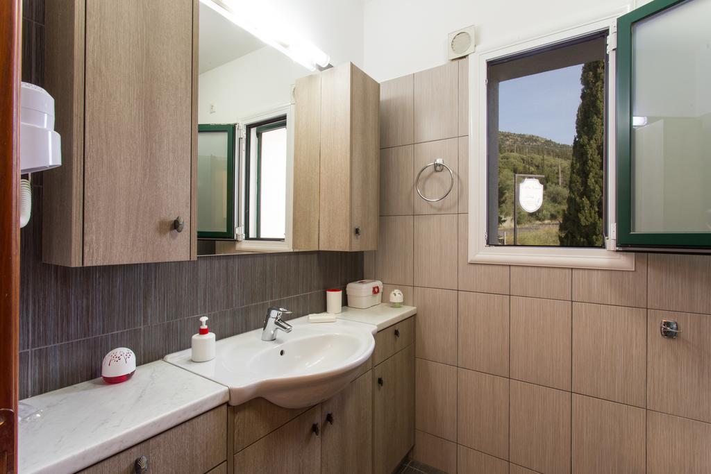 Villa Vera Áyios Nikítas エクステリア 写真
