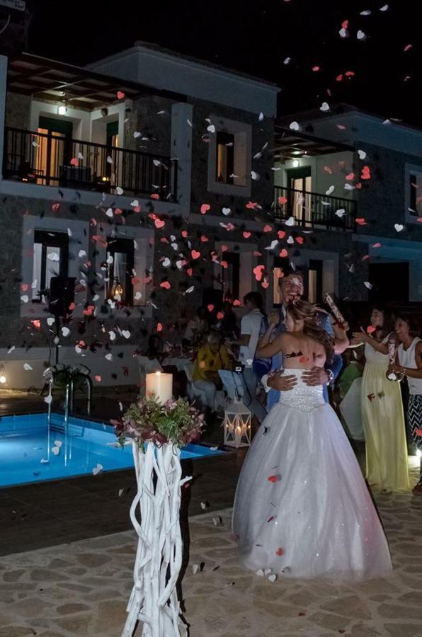 Villa Vera Áyios Nikítas エクステリア 写真